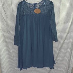 Navy lace dress! 😍